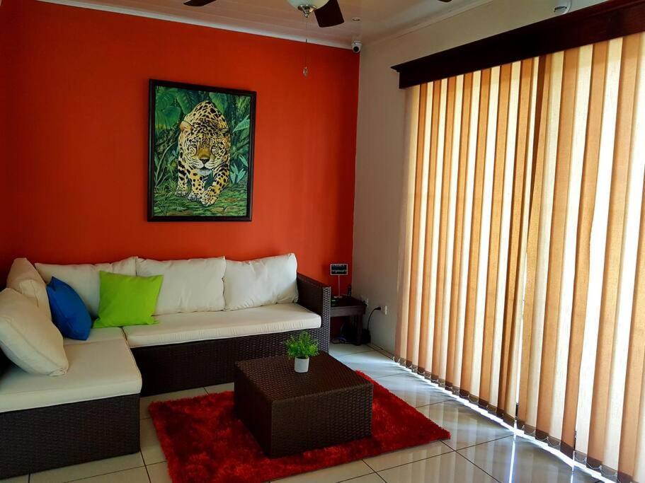 Elegant Villa In La Fortuna With Spacious Backyard Plus Very Private Pool & Parking Kültér fotó