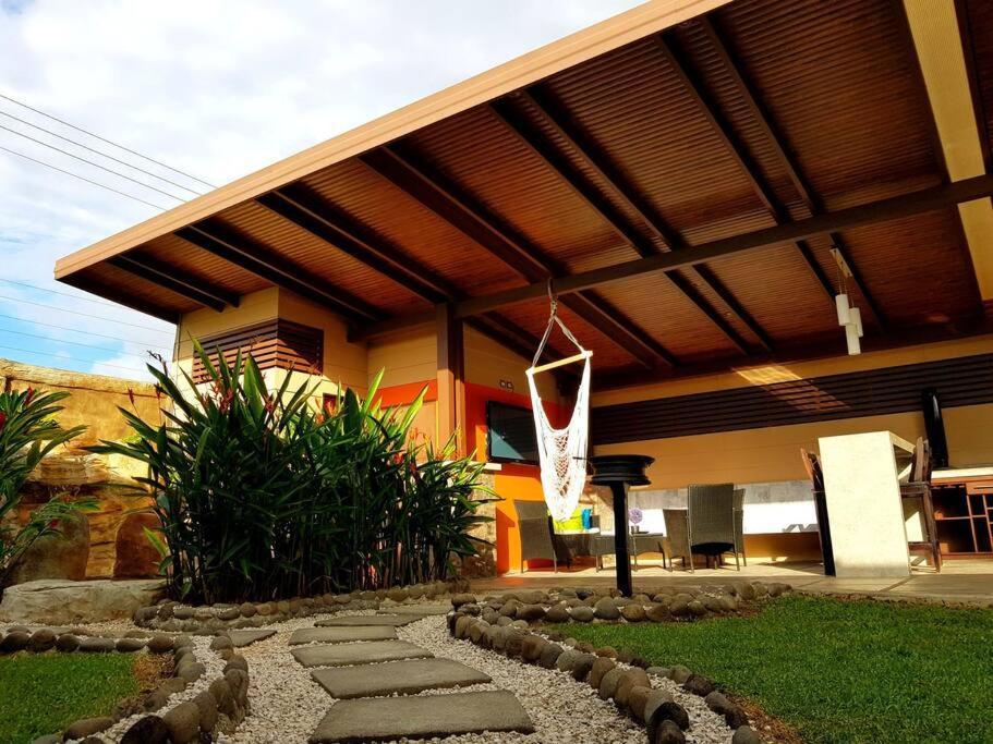 Elegant Villa In La Fortuna With Spacious Backyard Plus Very Private Pool & Parking Kültér fotó