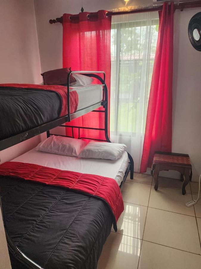 Elegant Villa In La Fortuna With Spacious Backyard Plus Very Private Pool & Parking Kültér fotó